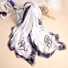 Charger l'image dans la galerie, Écharpe, châle d'hiver soie conception de luxe femme Hijab - 53 pièces différentes