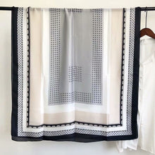 Charger l'image dans la galerie, Écharpe, châle d'hiver soie conception de luxe femme Hijab - 53 pièces différentes