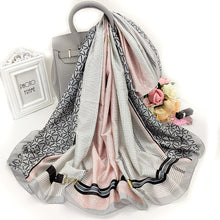 Charger l'image dans la galerie, Écharpe, châle d'hiver soie conception de luxe femme Hijab - 53 pièces différentes